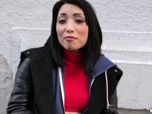 Public Pickups - Naughty Tourist Sucks Dick for Cash - 12/21/2016