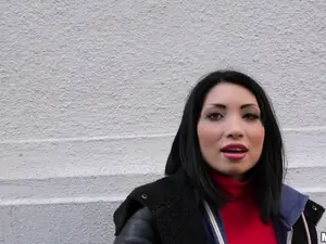 Public Pickups - Naughty Tourist Sucks Dick for Cash - 12/21/2016
