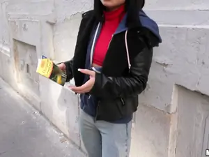 Public Pickups - Naughty Tourist Sucks Dick for Cash - 12/21/2016