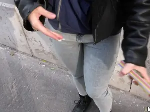 Public Pickups - Naughty Tourist Sucks Dick for Cash - 12/21/2016