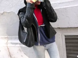Public Pickups - Naughty Tourist Sucks Dick for Cash - 12/21/2016
