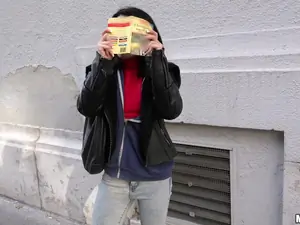 Public Pickups - Naughty Tourist Sucks Dick for Cash - 12/21/2016