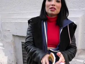 Public Pickups - Naughty Tourist Sucks Dick for Cash - 12/21/2016
