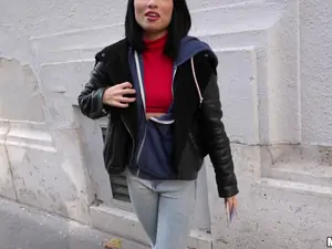 Public Pickups - Naughty Tourist Sucks Dick for Cash - 12/21/2016