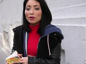 Public Pickups - Naughty Tourist Sucks Dick for Cash - 12/21/2016