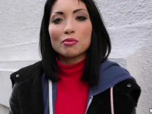 Public Pickups - Naughty Tourist Sucks Dick for Cash - 12/21/2016