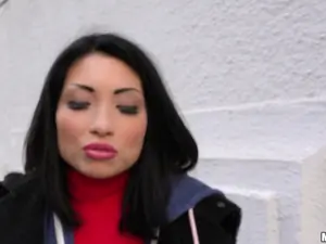 Public Pickups - Naughty Tourist Sucks Dick for Cash - 12/21/2016