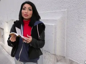 Public Pickups - Naughty Tourist Sucks Dick for Cash - 12/21/2016
