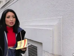 Public Pickups - Naughty Tourist Sucks Dick for Cash - 12/21/2016