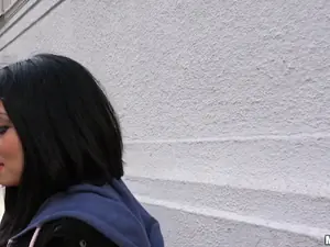 Public Pickups - Naughty Tourist Sucks Dick for Cash - 12/21/2016