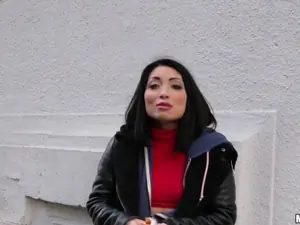 Public Pickups - Naughty Tourist Sucks Dick for Cash - 12/21/2016