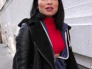 Public Pickups - Naughty Tourist Sucks Dick for Cash - 12/21/2016