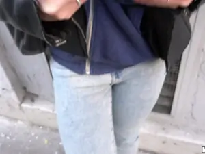 Public Pickups - Naughty Tourist Sucks Dick for Cash - 12/21/2016