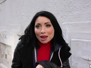Public Pickups - Naughty Tourist Sucks Dick for Cash - 12/21/2016