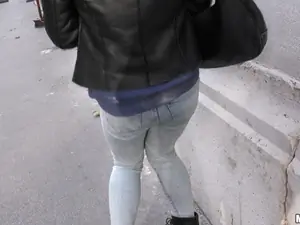 Public Pickups - Naughty Tourist Sucks Dick for Cash - 12/21/2016