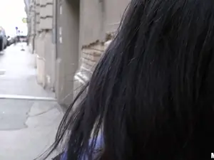 Public Pickups - Naughty Tourist Sucks Dick for Cash - 12/21/2016