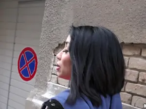 Public Pickups - Naughty Tourist Sucks Dick for Cash - 12/21/2016