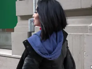 Public Pickups - Naughty Tourist Sucks Dick for Cash - 12/21/2016