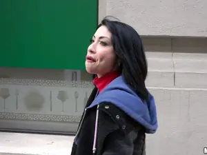 Public Pickups - Naughty Tourist Sucks Dick for Cash - 12/21/2016