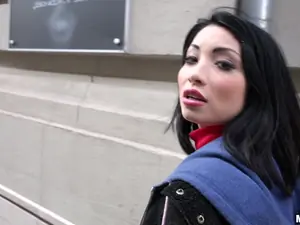 Public Pickups - Naughty Tourist Sucks Dick for Cash - 12/21/2016