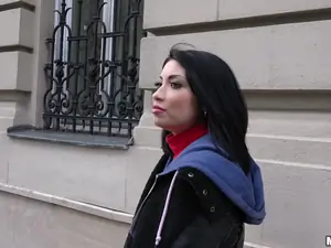 Public Pickups - Naughty Tourist Sucks Dick for Cash - 12/21/2016
