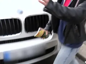 Public Pickups - Naughty Tourist Sucks Dick for Cash - 12/21/2016