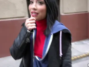 Public Pickups - Naughty Tourist Sucks Dick for Cash - 12/21/2016