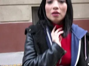 Public Pickups - Naughty Tourist Sucks Dick for Cash - 12/21/2016