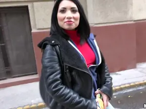 Public Pickups - Naughty Tourist Sucks Dick for Cash - 12/21/2016