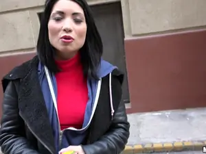 Public Pickups - Naughty Tourist Sucks Dick for Cash - 12/21/2016