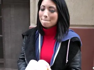 Public Pickups - Naughty Tourist Sucks Dick for Cash - 12/21/2016