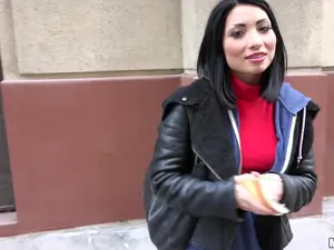 Public Pickups - Naughty Tourist Sucks Dick for Cash - 12/21/2016