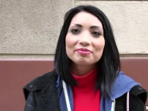 Public Pickups - Naughty Tourist Sucks Dick for Cash - 12/21/2016