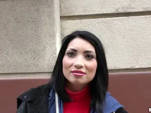 Public Pickups - Naughty Tourist Sucks Dick for Cash - 12/21/2016