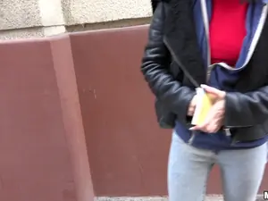 Public Pickups - Naughty Tourist Sucks Dick for Cash - 12/21/2016