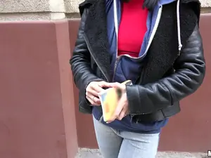 Public Pickups - Naughty Tourist Sucks Dick for Cash - 12/21/2016