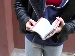 Public Pickups - Naughty Tourist Sucks Dick for Cash - 12/21/2016