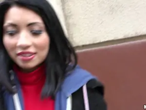 Public Pickups - Naughty Tourist Sucks Dick for Cash - 12/21/2016