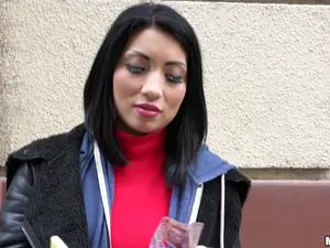 Public Pickups - Naughty Tourist Sucks Dick for Cash - 12/21/2016
