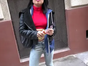 Public Pickups - Naughty Tourist Sucks Dick for Cash - 12/21/2016