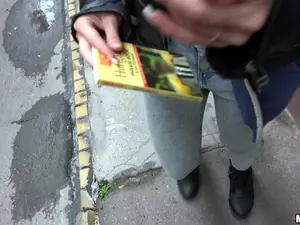 Public Pickups - Naughty Tourist Sucks Dick for Cash - 12/21/2016