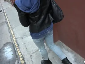 Public Pickups - Naughty Tourist Sucks Dick for Cash - 12/21/2016
