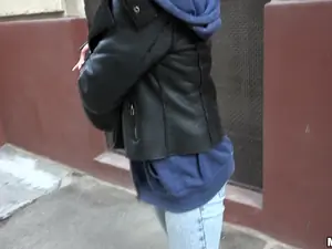 Public Pickups - Naughty Tourist Sucks Dick for Cash - 12/21/2016