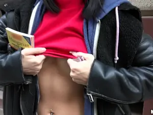 Public Pickups - Naughty Tourist Sucks Dick for Cash - 12/21/2016