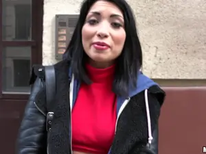 Public Pickups - Naughty Tourist Sucks Dick for Cash - 12/21/2016
