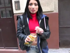 Public Pickups - Naughty Tourist Sucks Dick for Cash - 12/21/2016