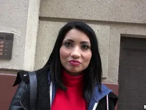 Public Pickups - Naughty Tourist Sucks Dick for Cash - 12/21/2016