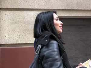 Public Pickups - Naughty Tourist Sucks Dick for Cash - 12/21/2016