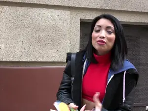 Public Pickups - Naughty Tourist Sucks Dick for Cash - 12/21/2016