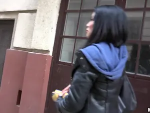 Public Pickups - Naughty Tourist Sucks Dick for Cash - 12/21/2016